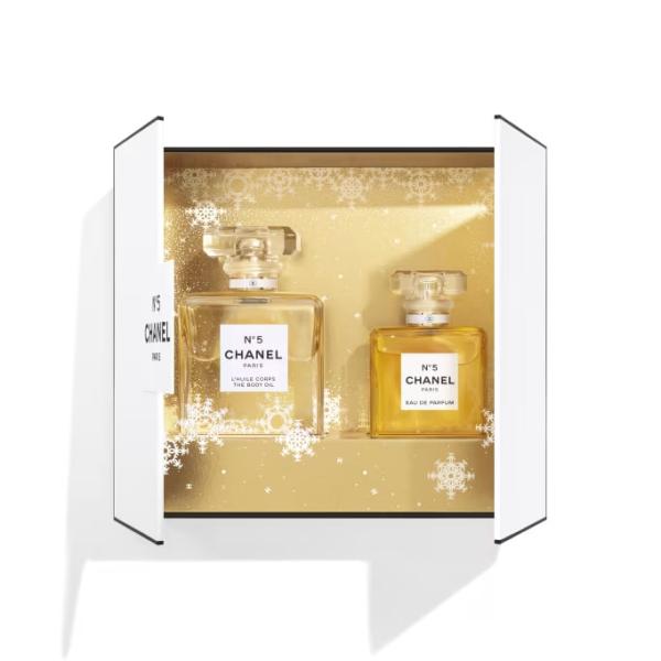 Chanel No. 5 Eau de Parfum can be sprayed smoothly on the skin or inside clothing.