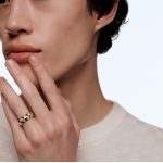 Le Damier de Louis Vuitton Large Ring, Yellow Gold and Diamonds