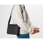 DISTRICT Small Messenger Bag
