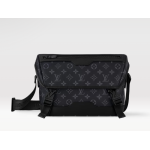 VOYAGER Small Messenger Bag