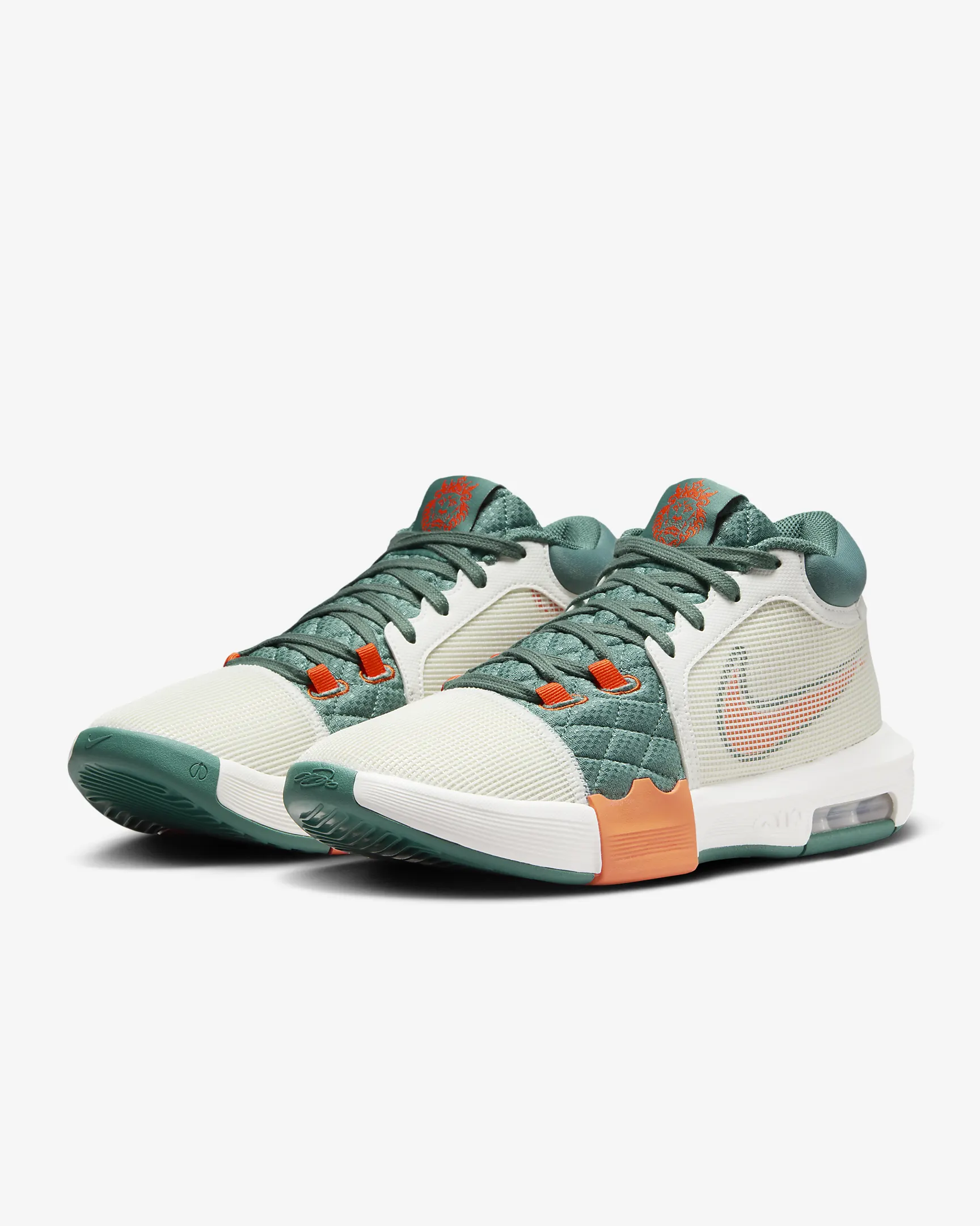 LeBron Witness 8 Basketball Shoes