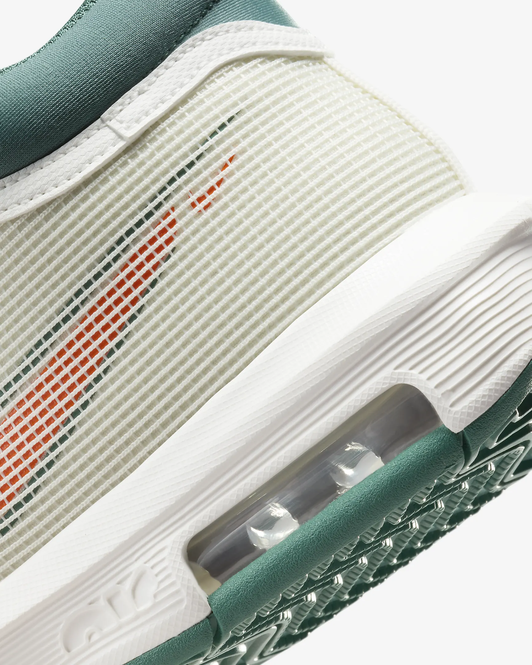 LeBron Witness 8 Basketball Shoes